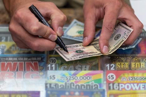 3 Things To Know When It Comes To Spotting Fake Cash